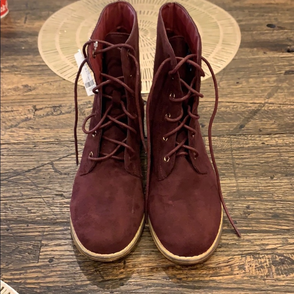 Steve Harvey Celebrity edition maroon Suede boots